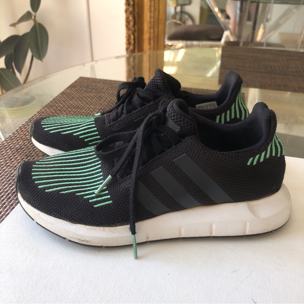 Adidas swift Black Green Running Sneakers Art CG4158 Size 7.5